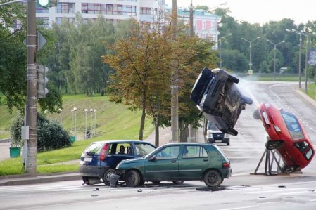 Двойной переворот машины. Каскадеры Варвара Никитина и Олег Васильков